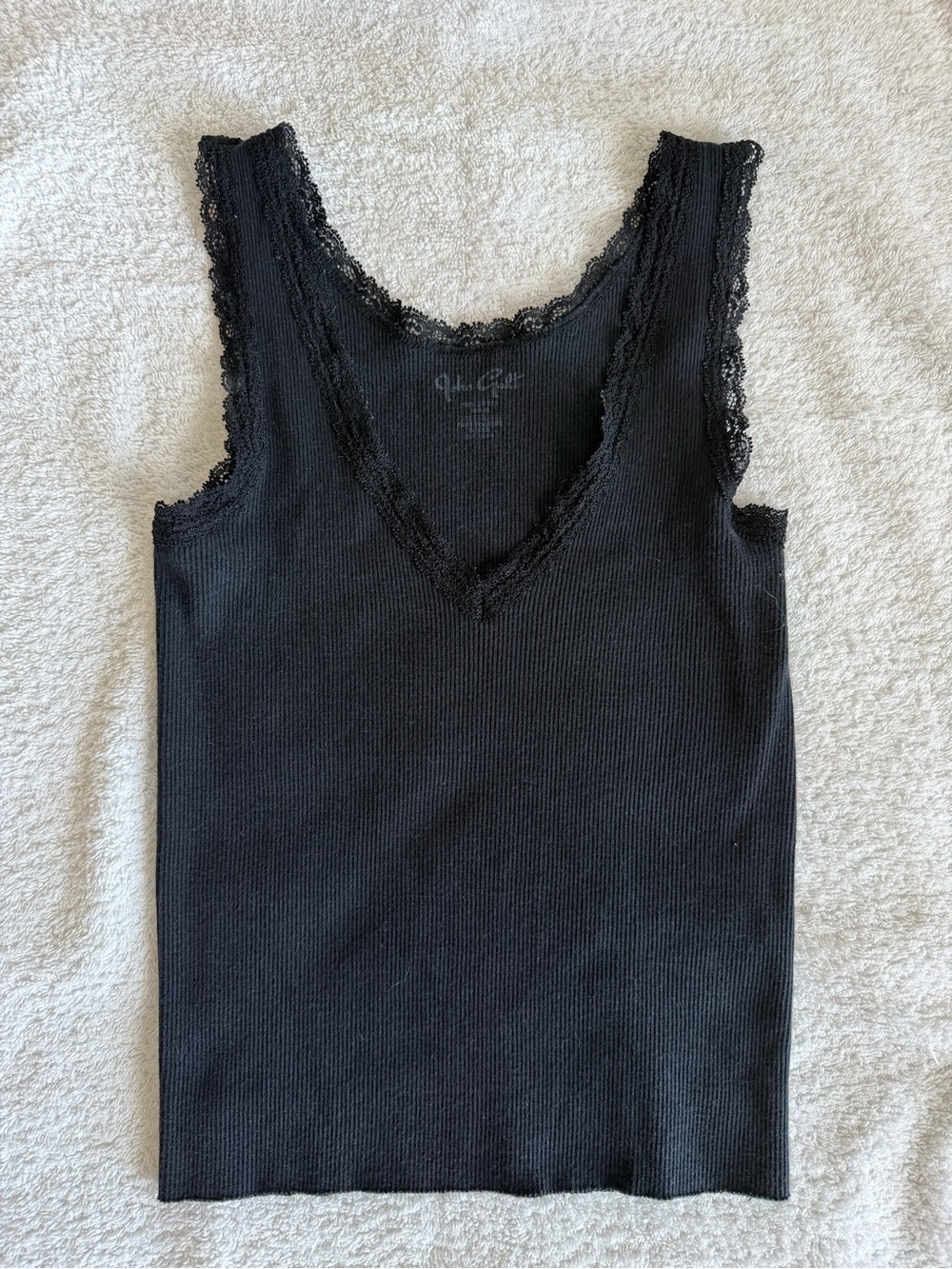 Brandy Melville Sleeveless Lace-Trim V-Neck Tank Top - Black